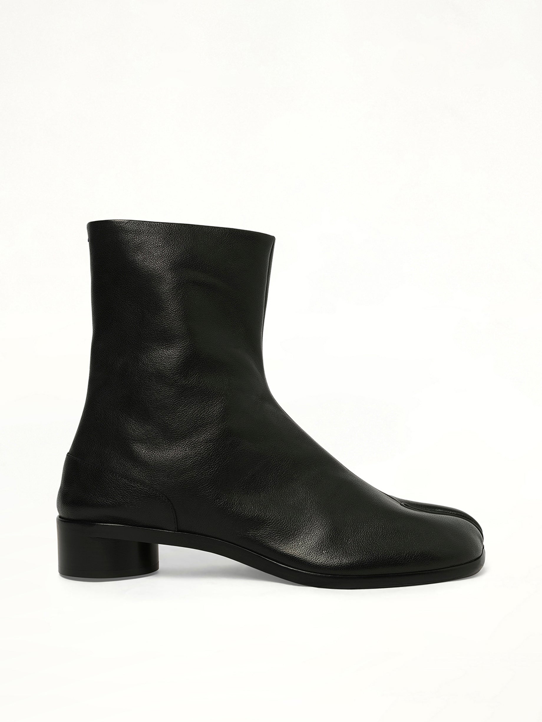 Tabi Ankle 3cm Boots in Black Side View | MAISON MARGIELA