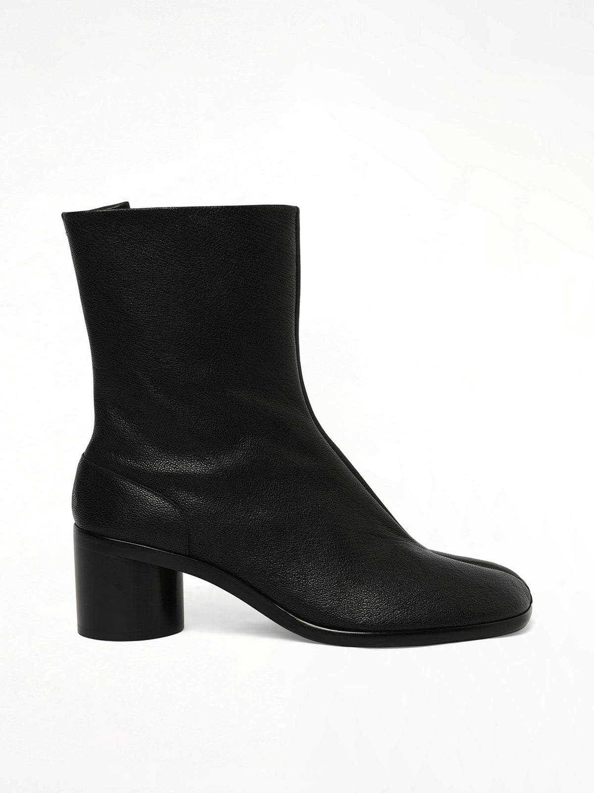 Tabi Ankle 6cm Boots in Black Side View | MAISON MARGIELA