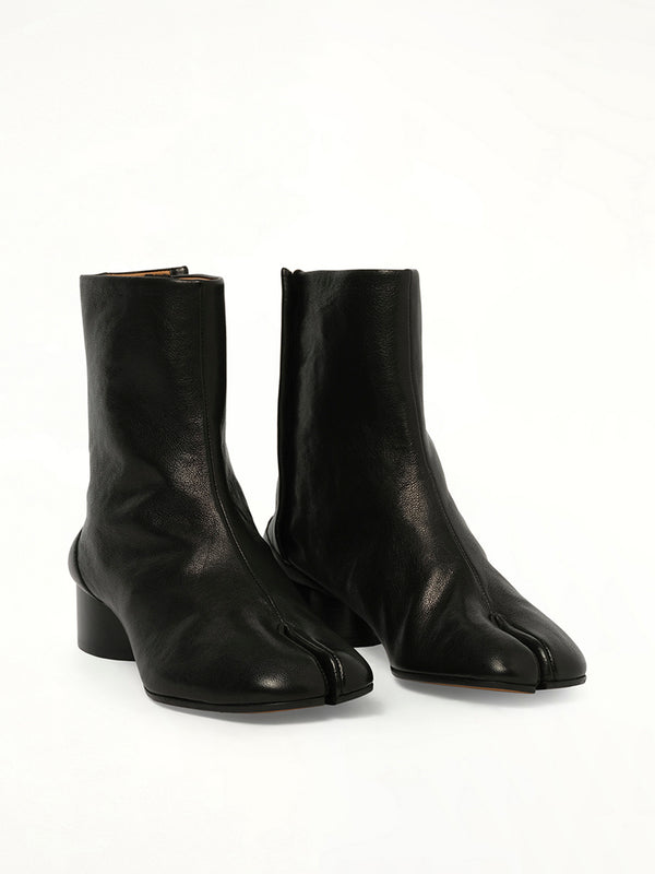 Tabi Ankle Boots 3cm Heel in Black Front View | MAISON MARGIELA