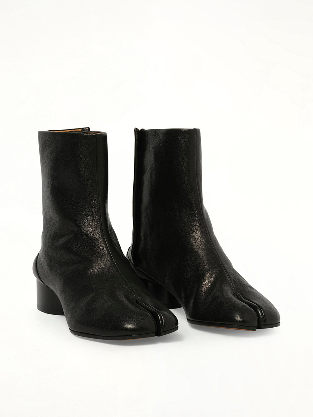 Tabi Ankle Boots 3cm Heel in Black Front View | MAISON MARGIELA