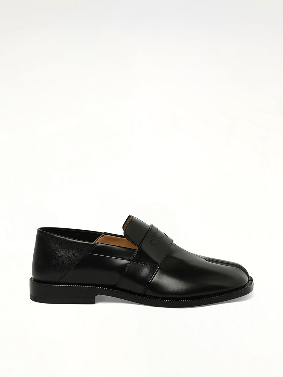 Tabi Loafers in Black Side View | MAISON MARGIELA