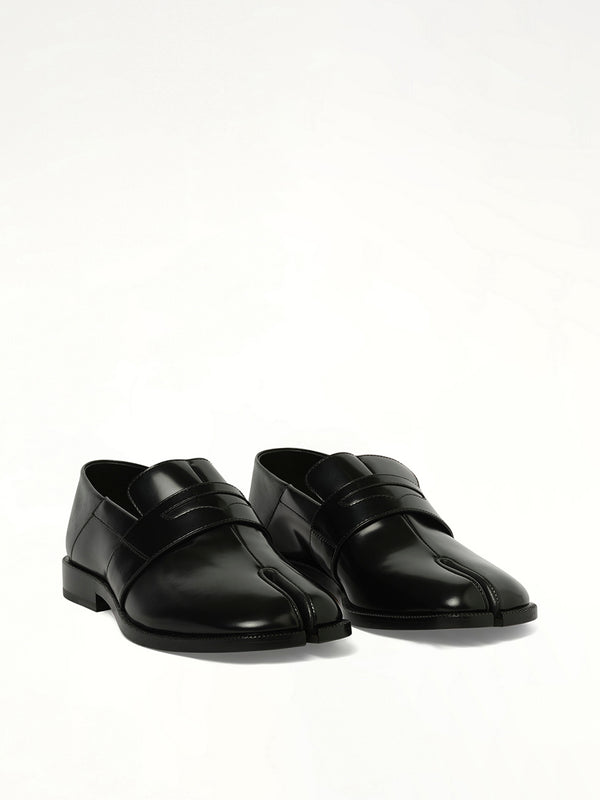 Tabi Loafers in Black Front View | MAISON MARGIELA