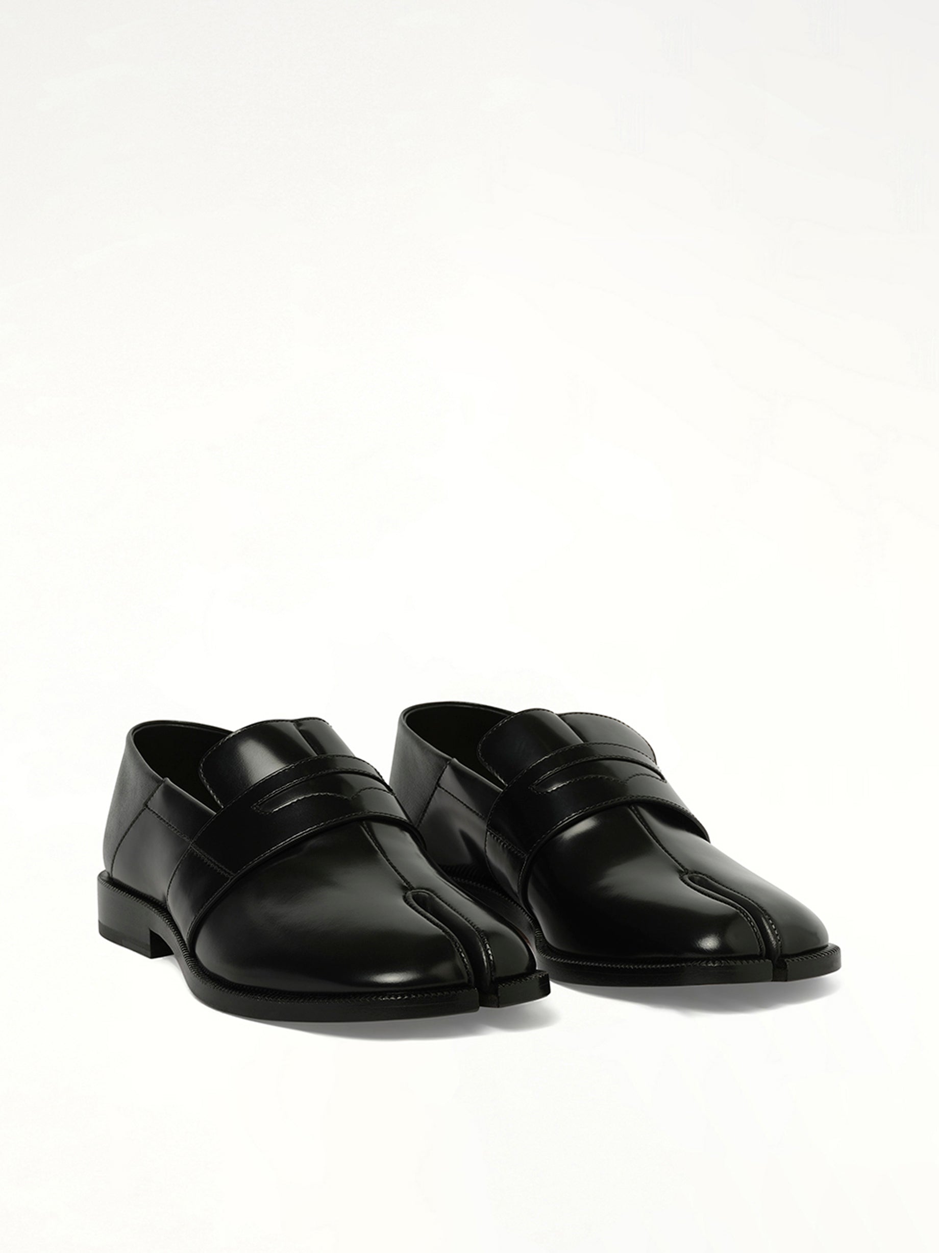 Tabi Loafers in Black Front View | MAISON MARGIELA