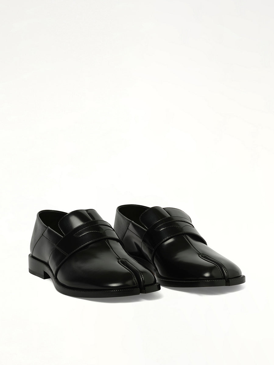 Tabi Loafers in Black Front View | MAISON MARGIELA