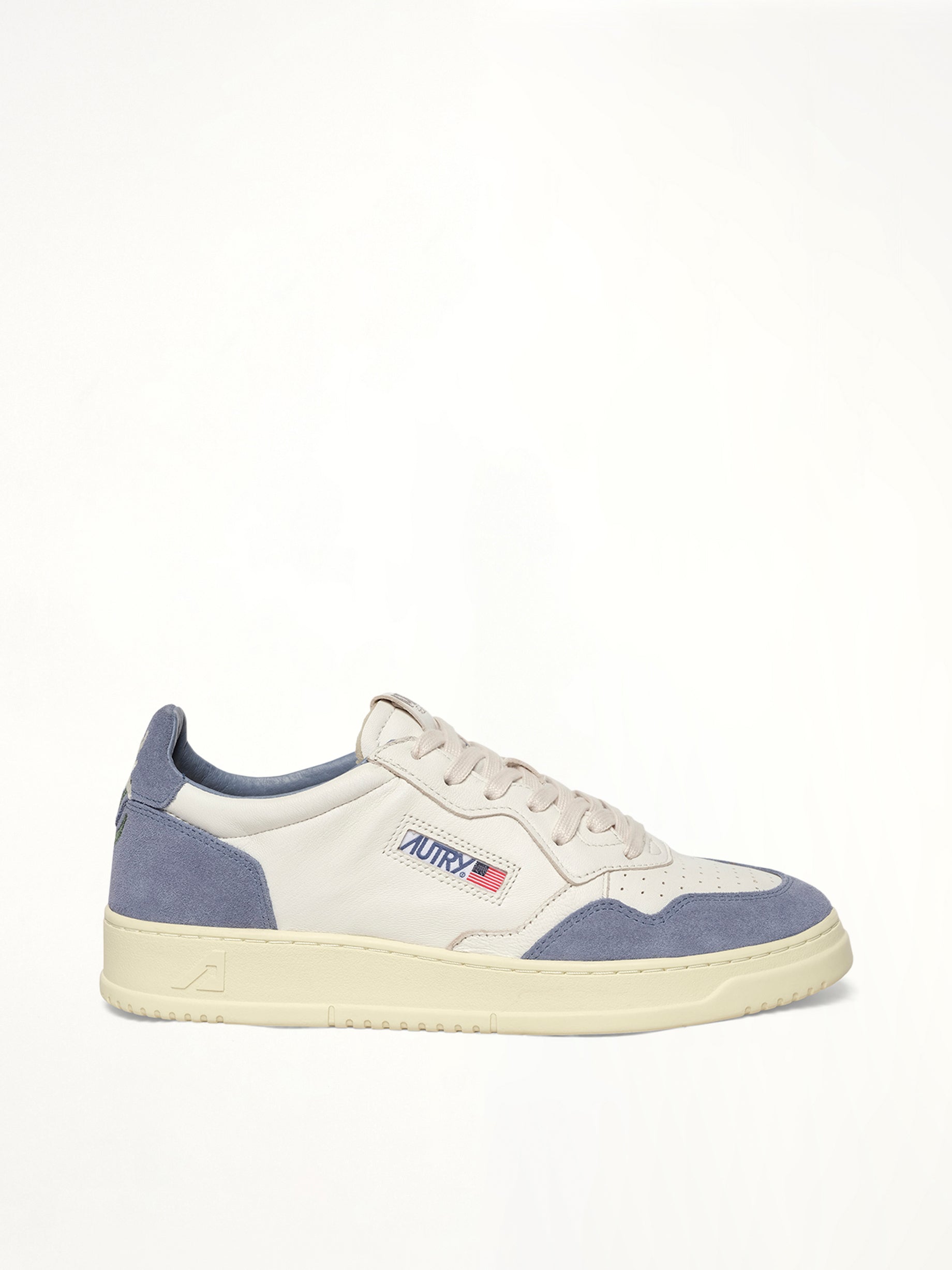 Medalist Low Sneaker in White/Claudia Side View | AUTRY