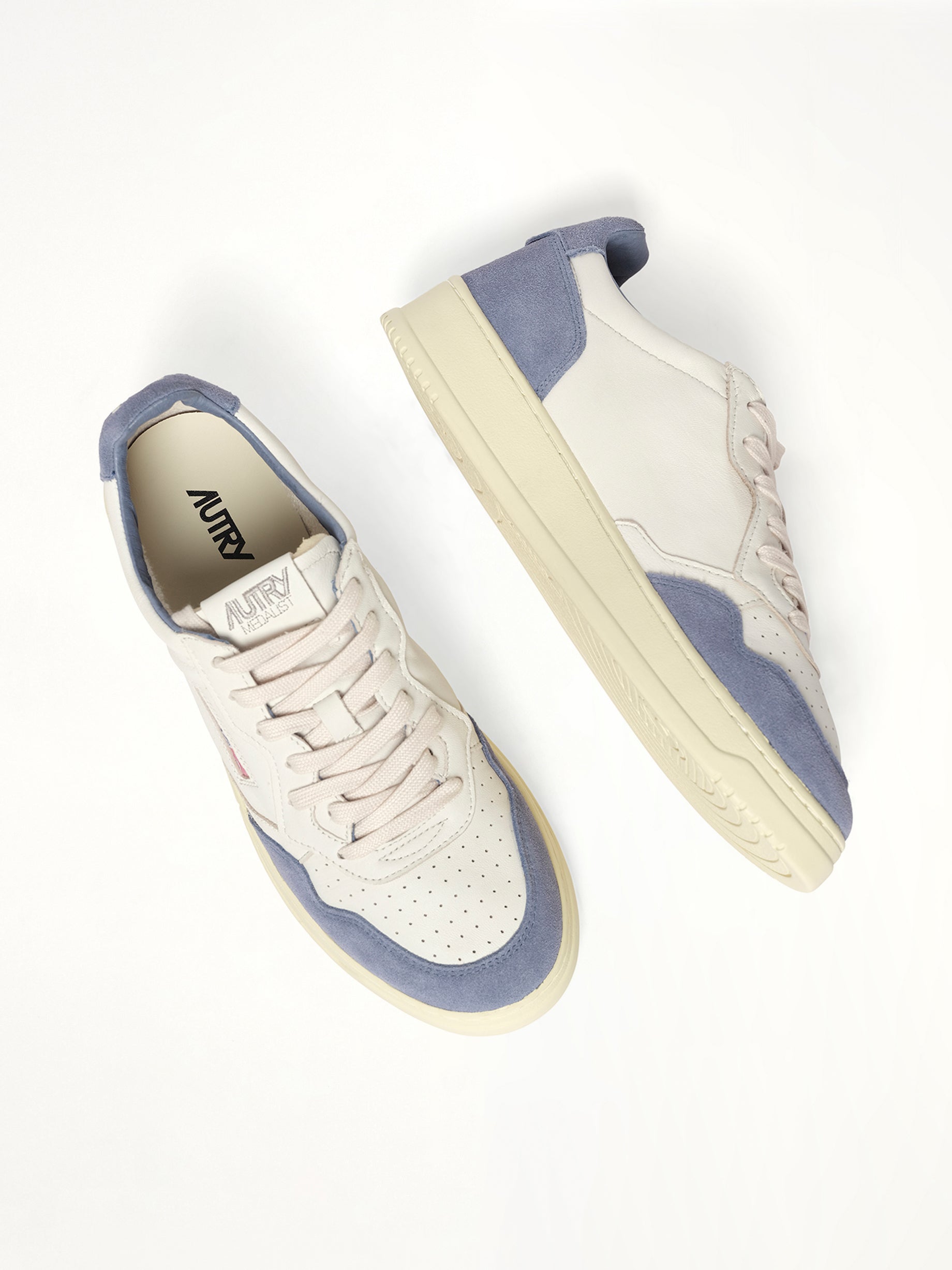 Medalist Low Sneaker in White/Claudia Top View | AUTRY