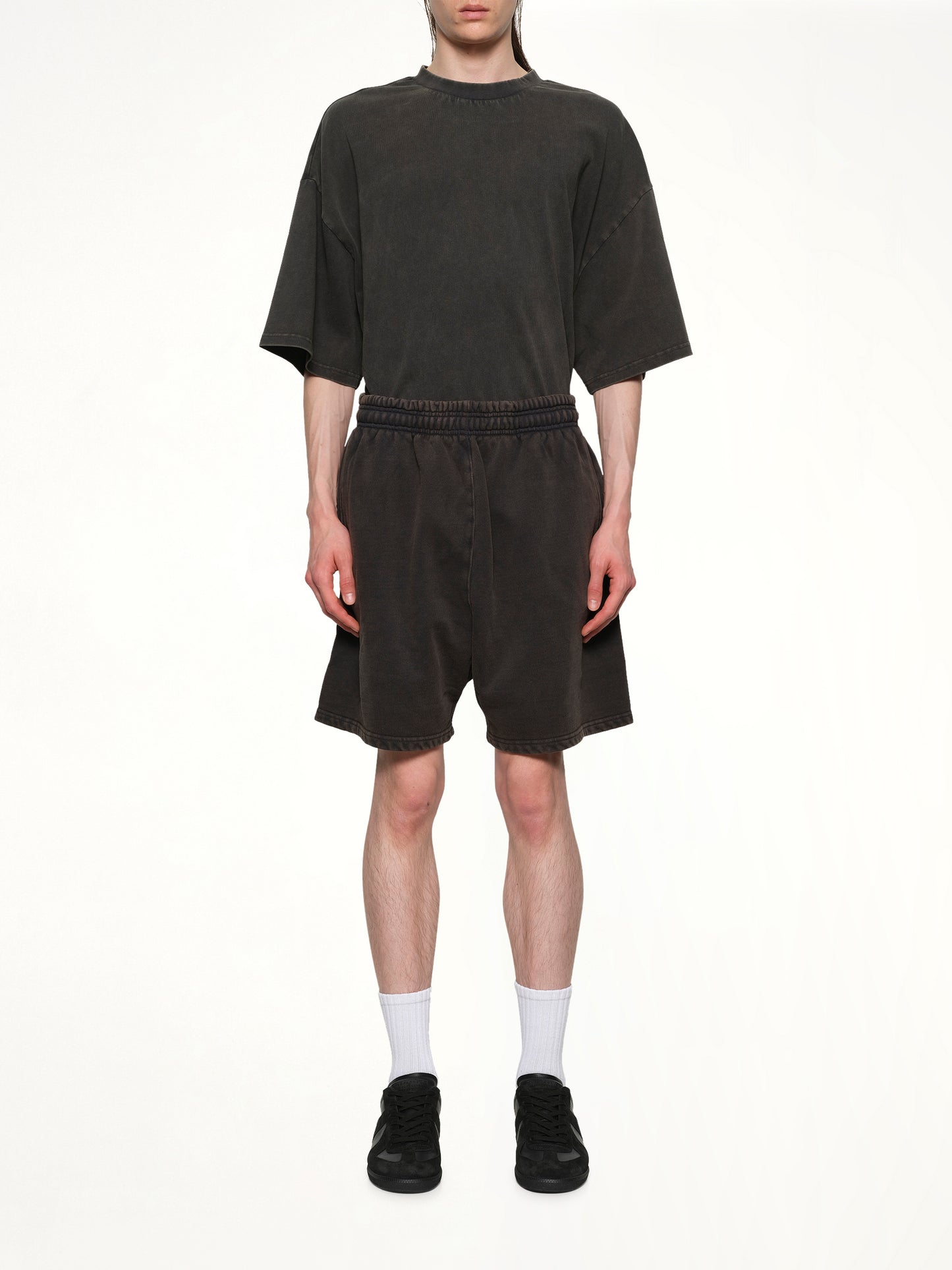 Standard Sweatshorts in Washed Black