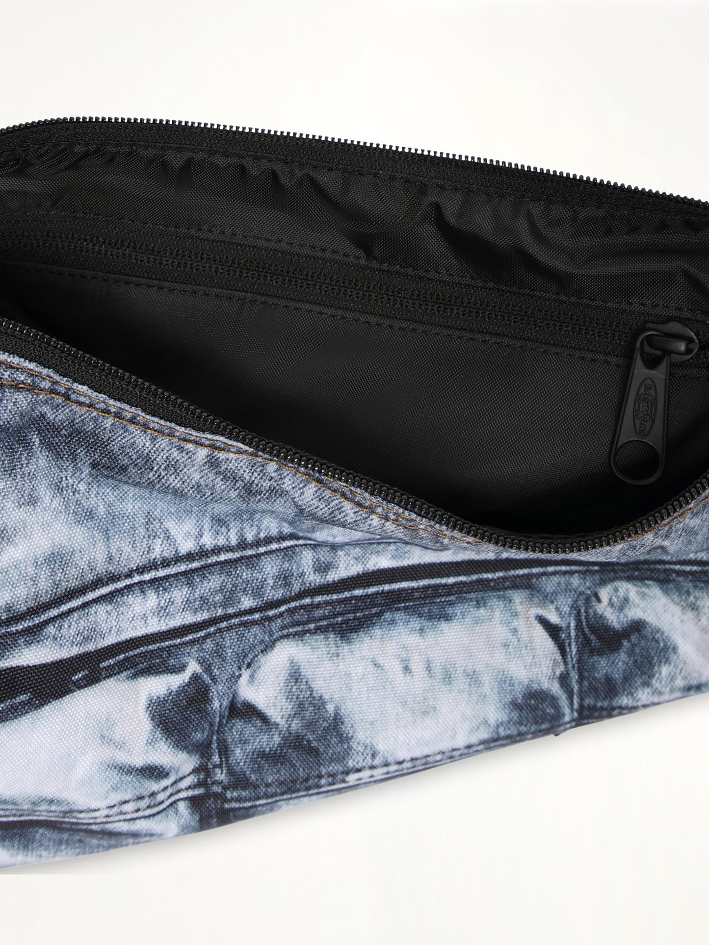 DIESEL x EASTPAK Shoulder Bag in Blue