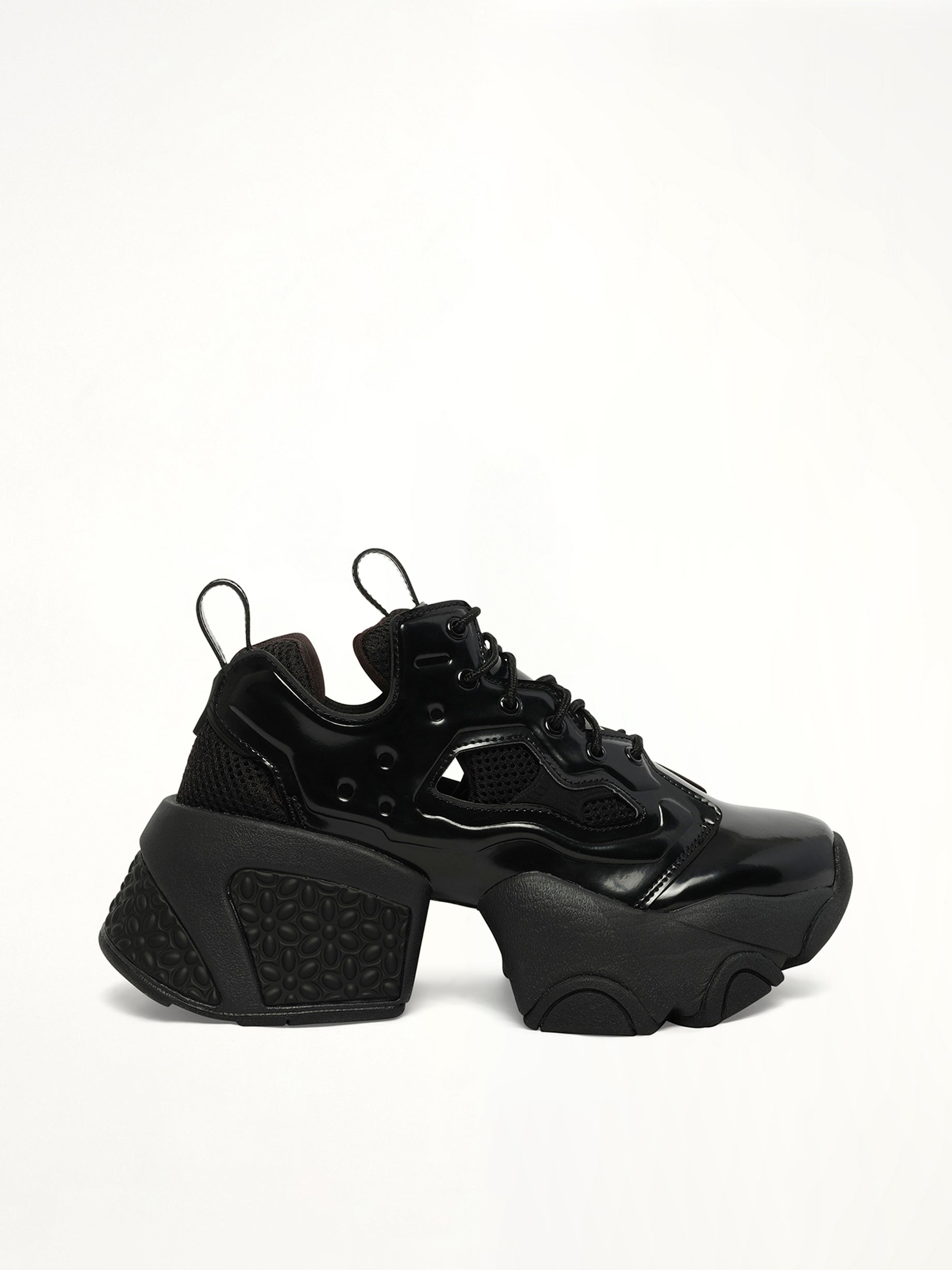 Noir Kei Ninomiya X Reebok Low Sneaker in Black Side View | NOIR KEI NINOMIYA