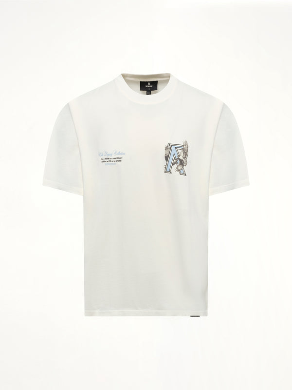 フラットホワイトのレガシー・ファルコンTシャツ