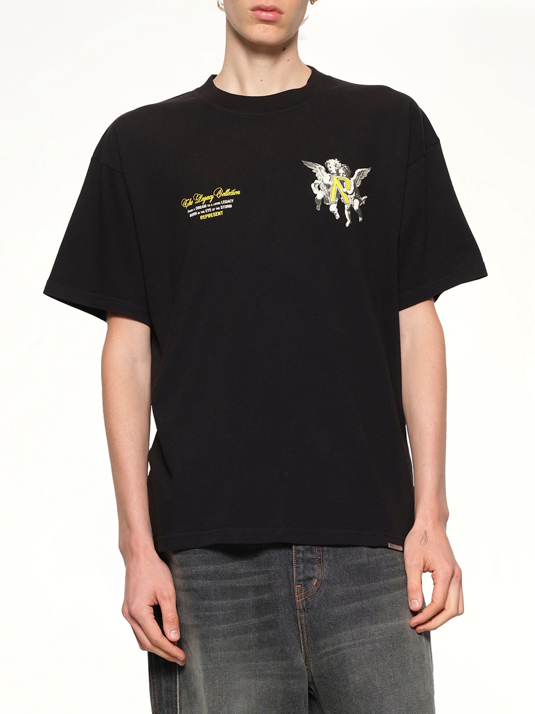 ジェットブラックのレガシー・チェラブスTシャツ