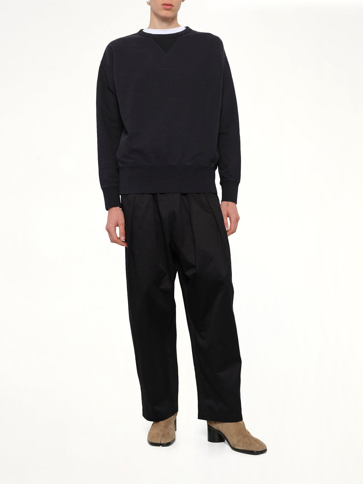 워시드 블랙 코튼 플리스 스웨트셔츠