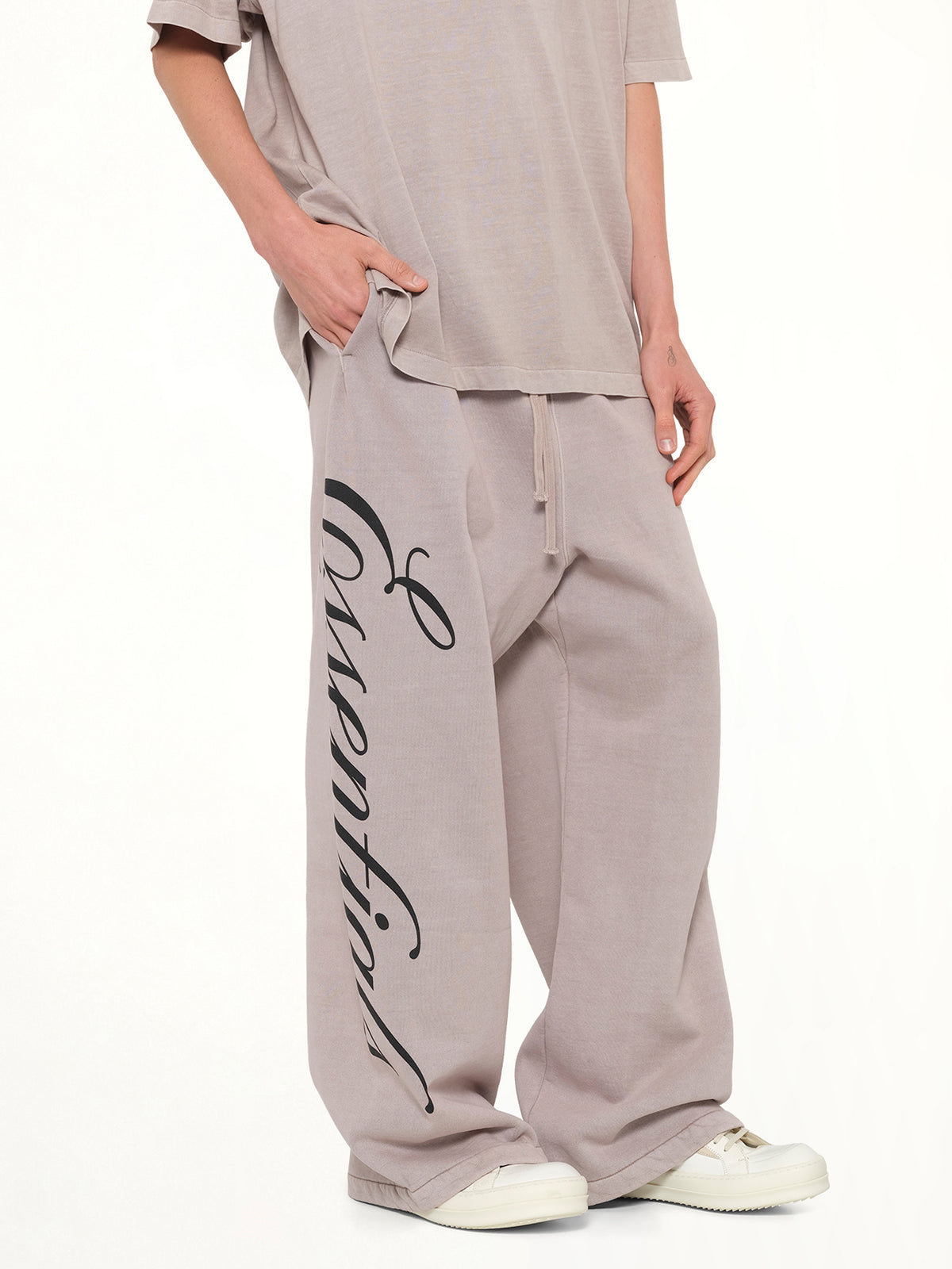 Lounge Sweatpant in Smoke Grey