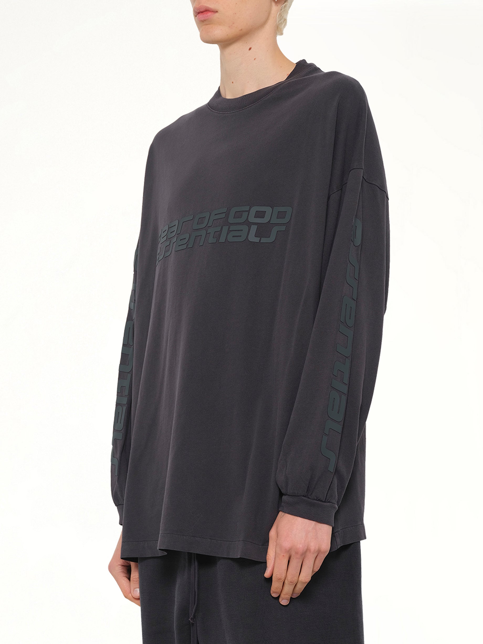 90's Long Sleeve T-Shirt in Vintage Black