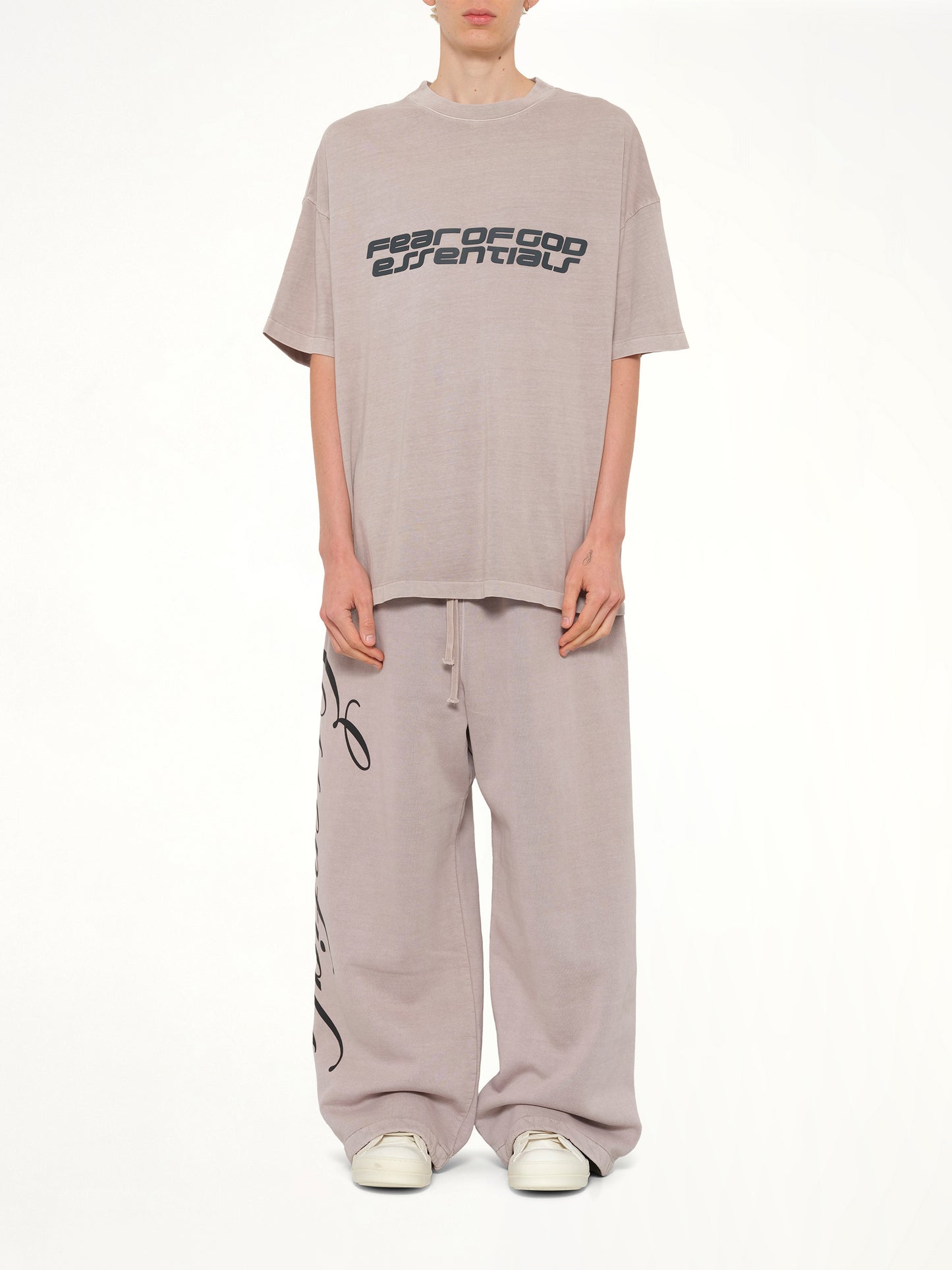 "26" T-Shirt in Smoke Grey