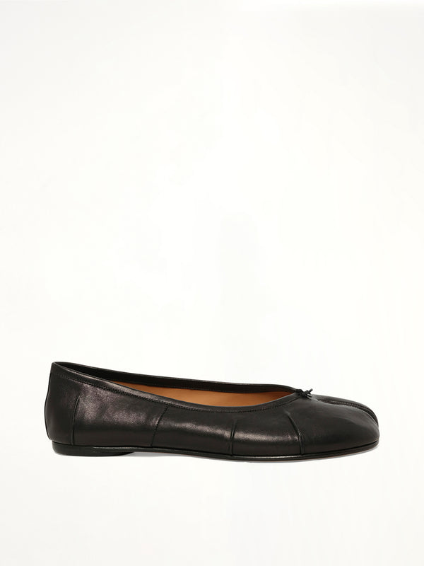 Tabi Ballerinas in Black Side View | MAISON MARGIELA
