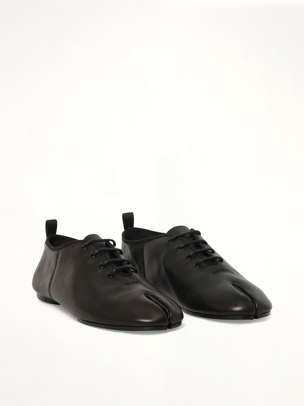 Tabi Jazz Lace-up Derby in Black Front View | MAISON MARGIELA