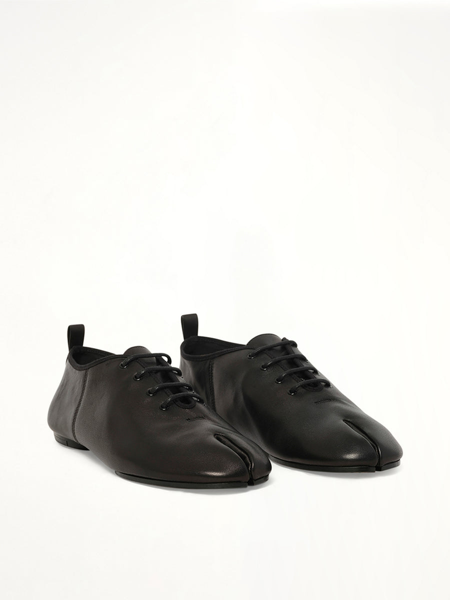 Tabi Jazz Lace-up Derby in Black Front View | MAISON MARGIELA