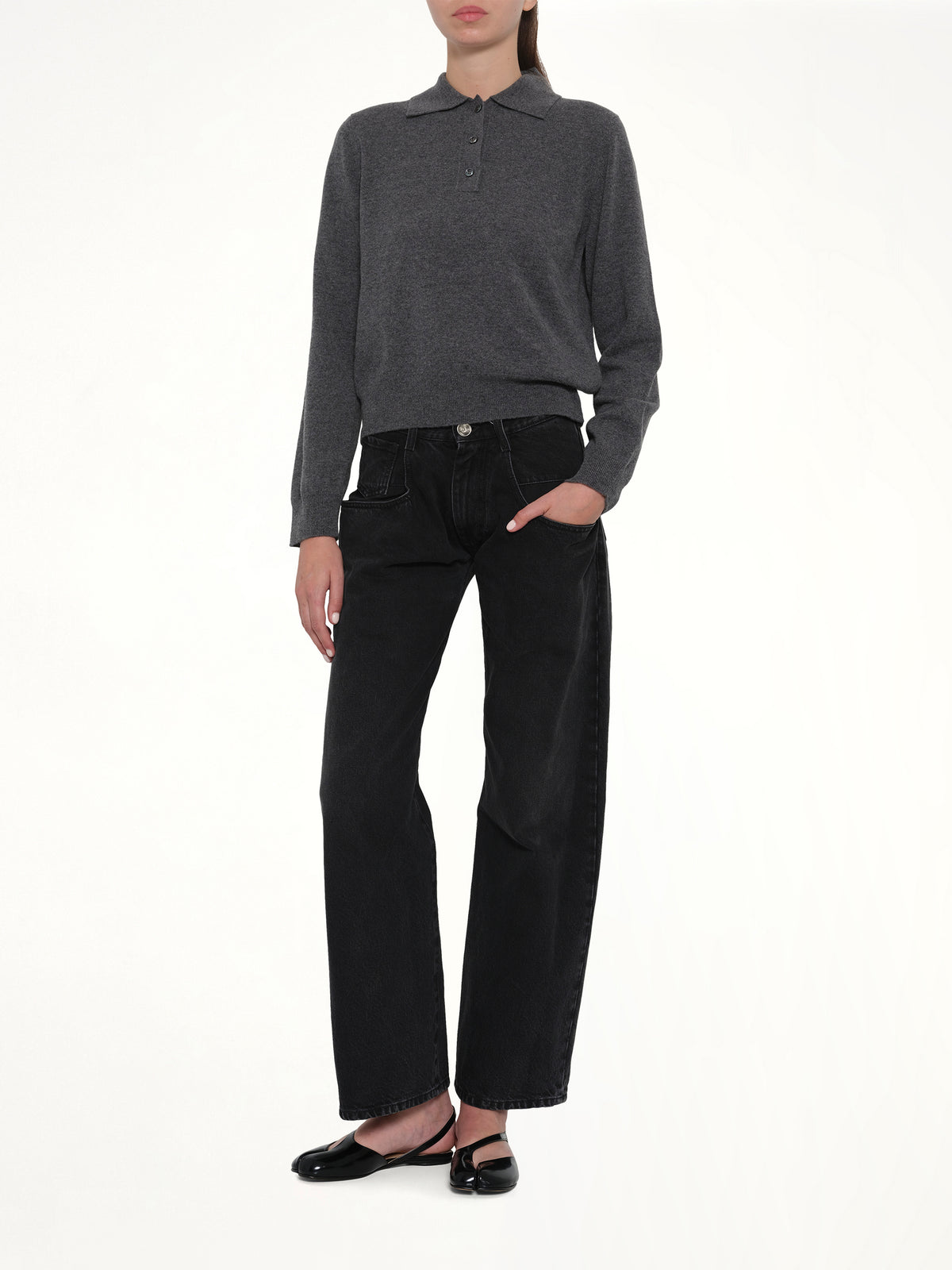 Straight Jeans with Contrasted Pockets in Black