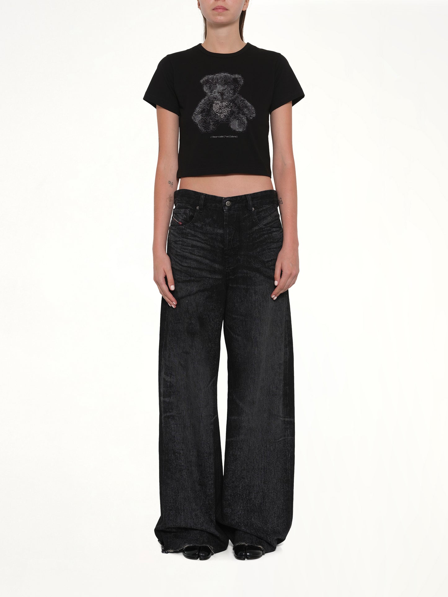 Bear Print Slim-Fit T-Shirt in Black