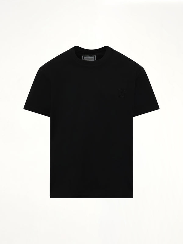 黒のロゴTシャツ