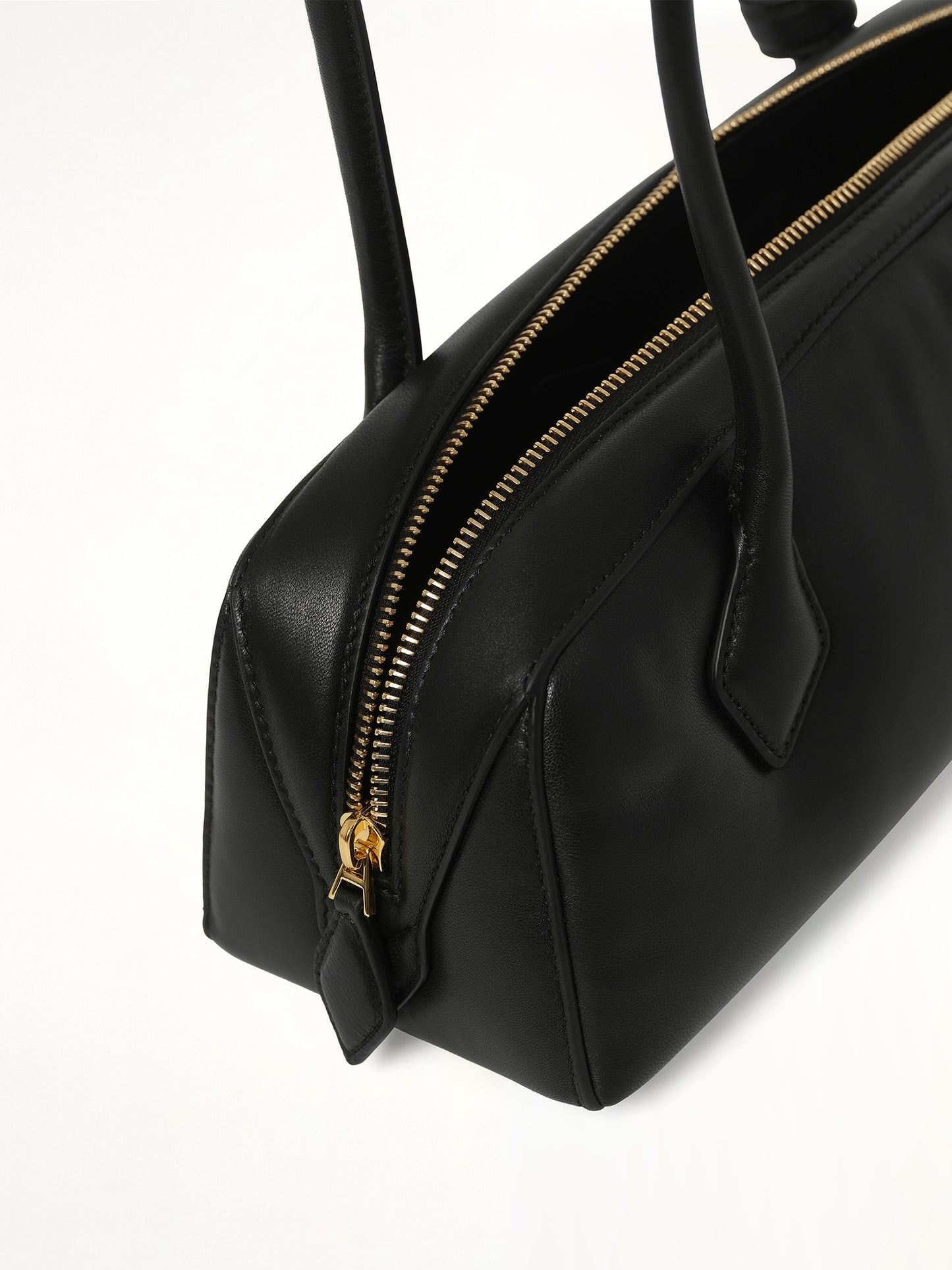 Le Teckel Medium Padded Bag in Black