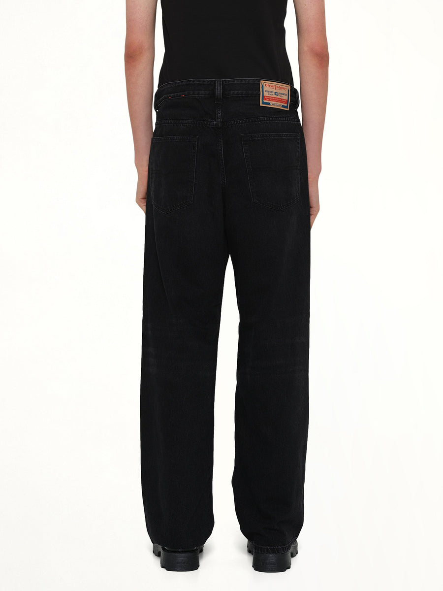 2001 D-MACRO Relaxed Jeans in Black