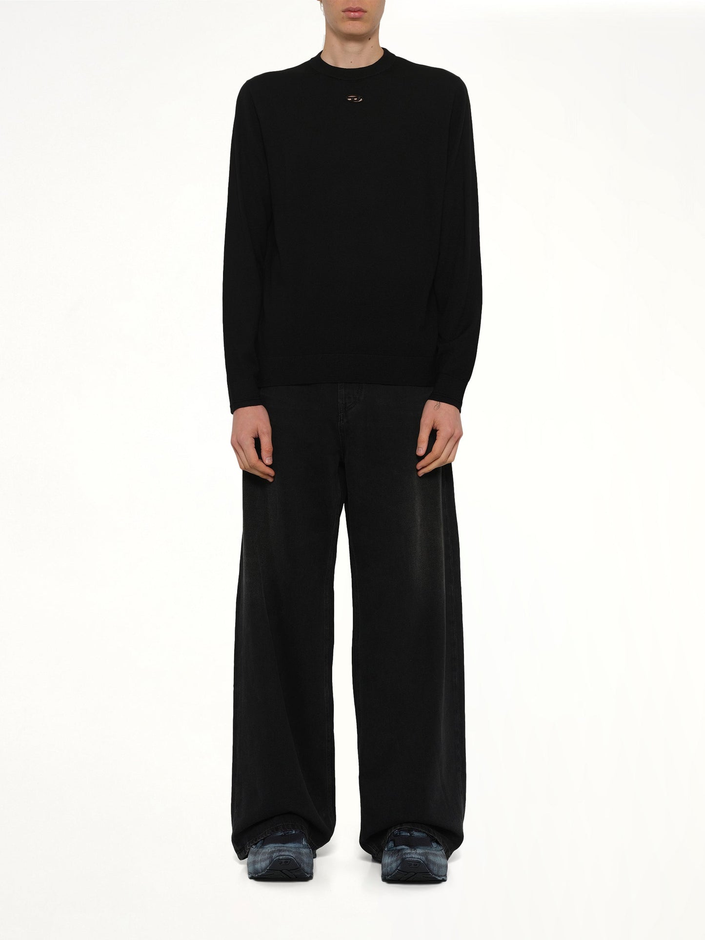 K-VALIAM Sweater in Black