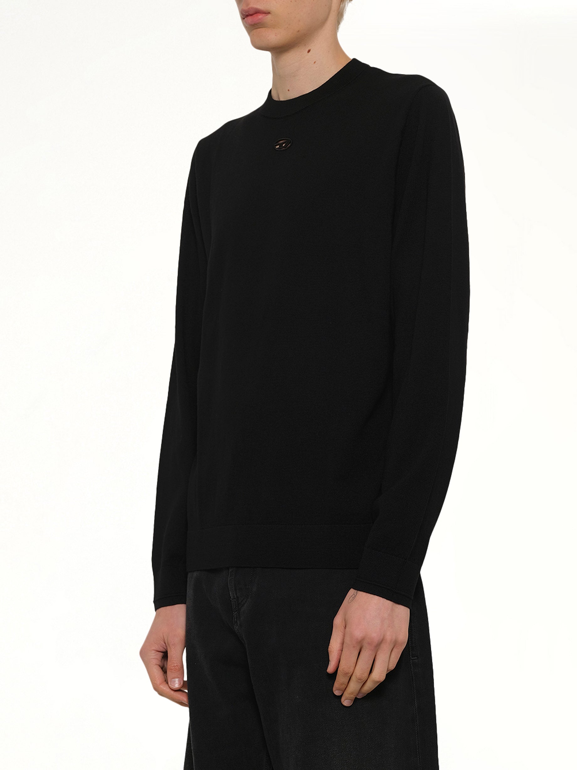 K-VALIAM Sweater in Black
