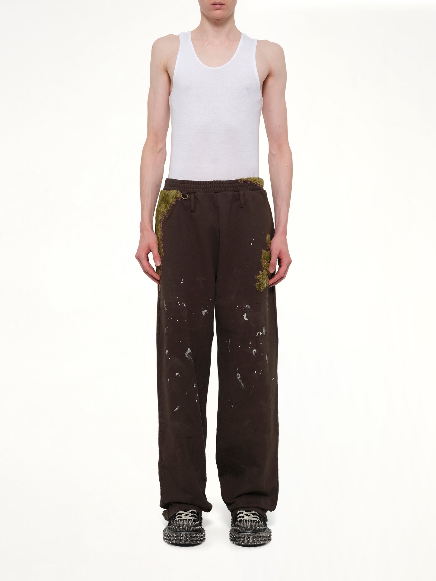 Moss-Grown Embroidery Sweat Pants in Brown