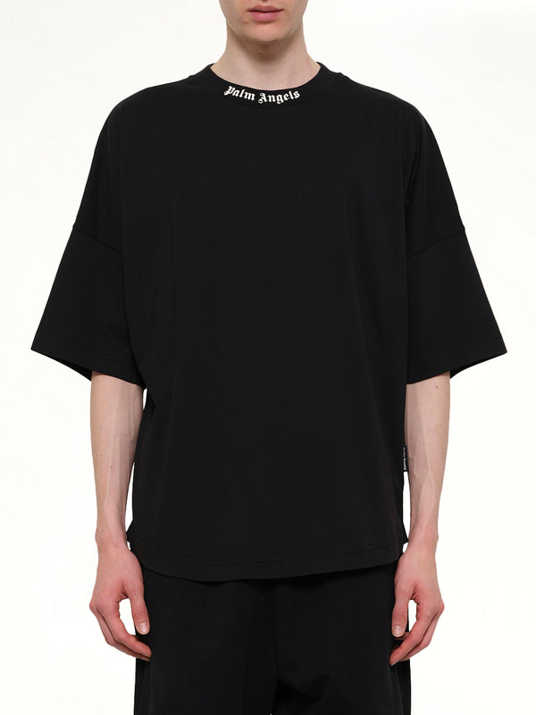 ブラックのクラシックロゴオーバーTシャツ