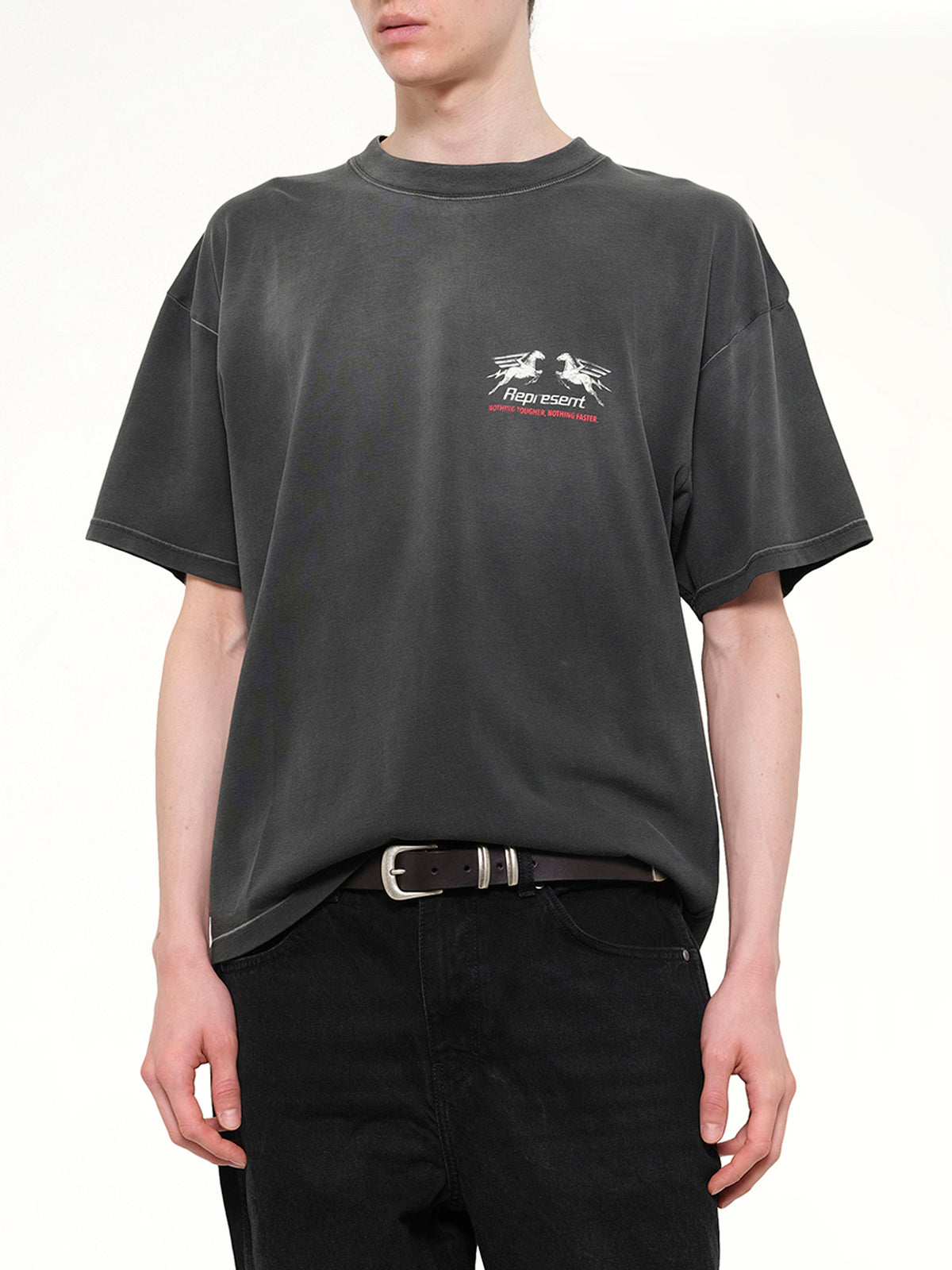 汚れたブラックの24時間サービスTシャツ