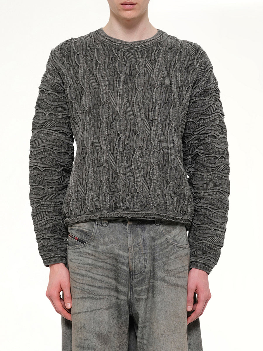Air Yarn Regulator Knit Pullover in Charcoal