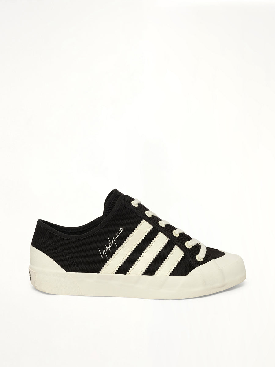 Y-3 Nisi Low Sneaker in Black/Off White