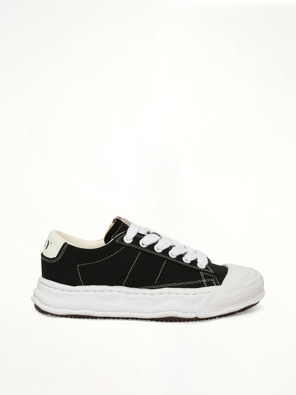 Jackson Canvas Low Top Sneakers in Black
