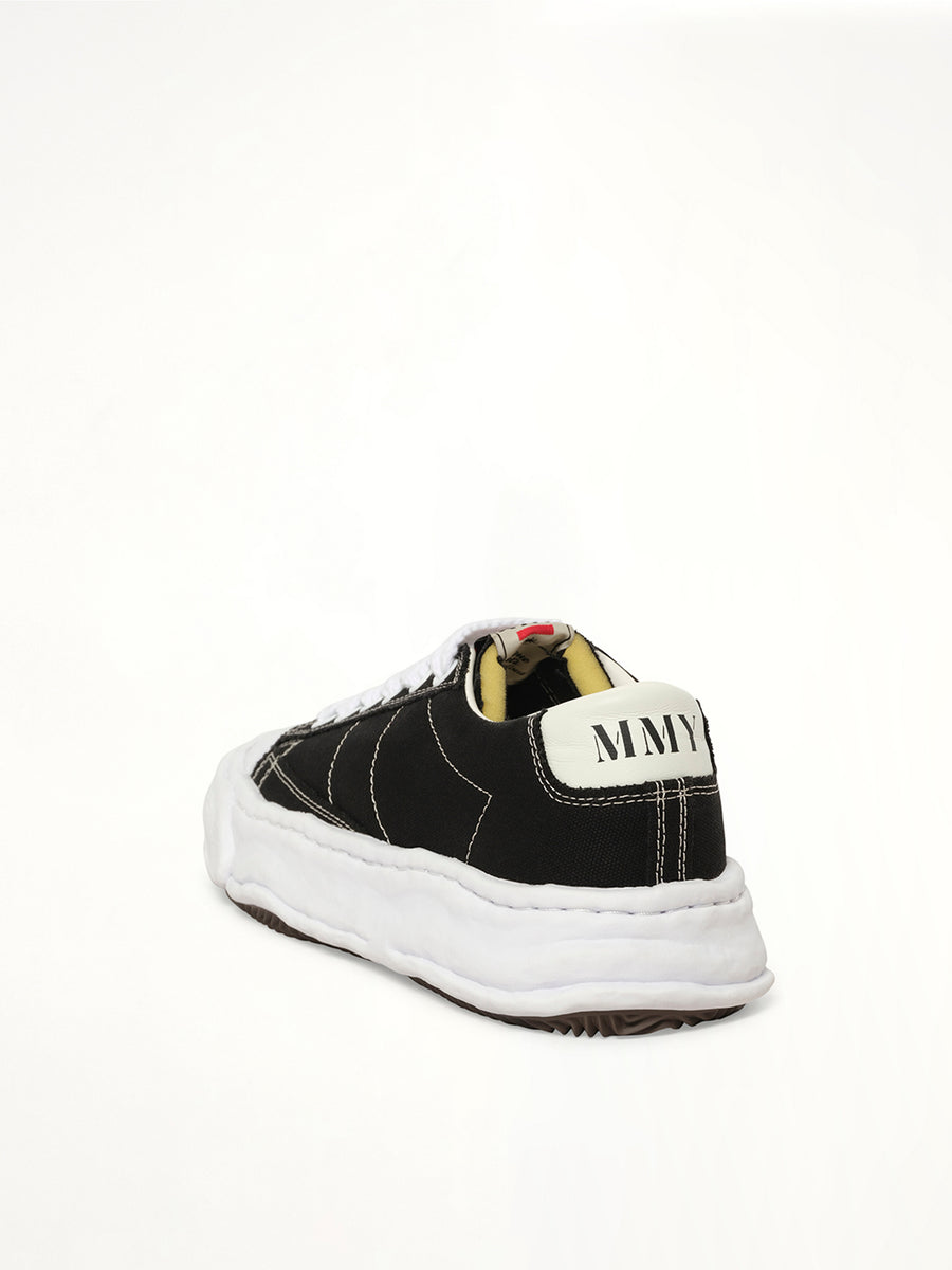 Jackson Canvas Low Top Sneakers in Black