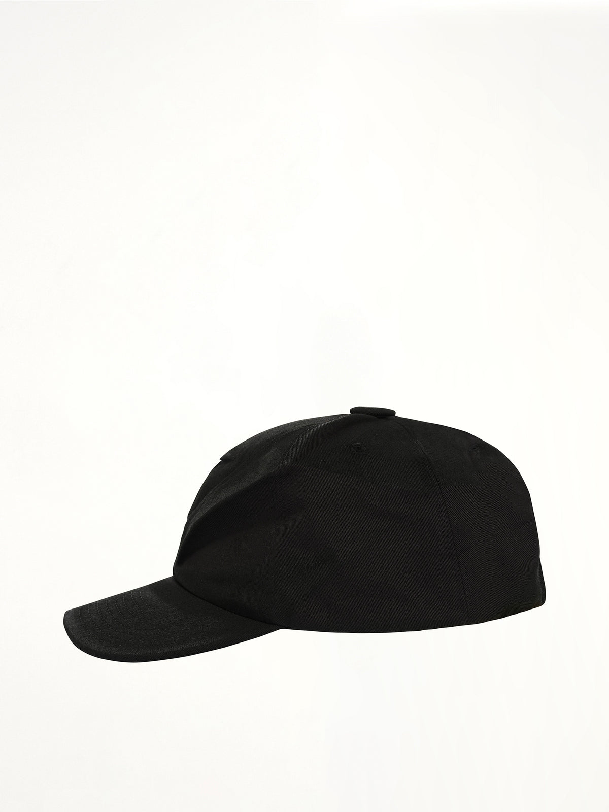 4 Stitches Hat in Black