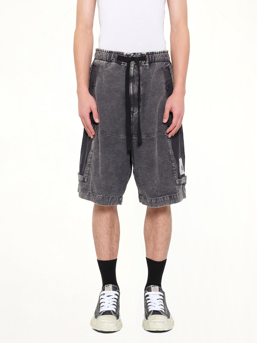 Damaged Cargo Short Pants in Black