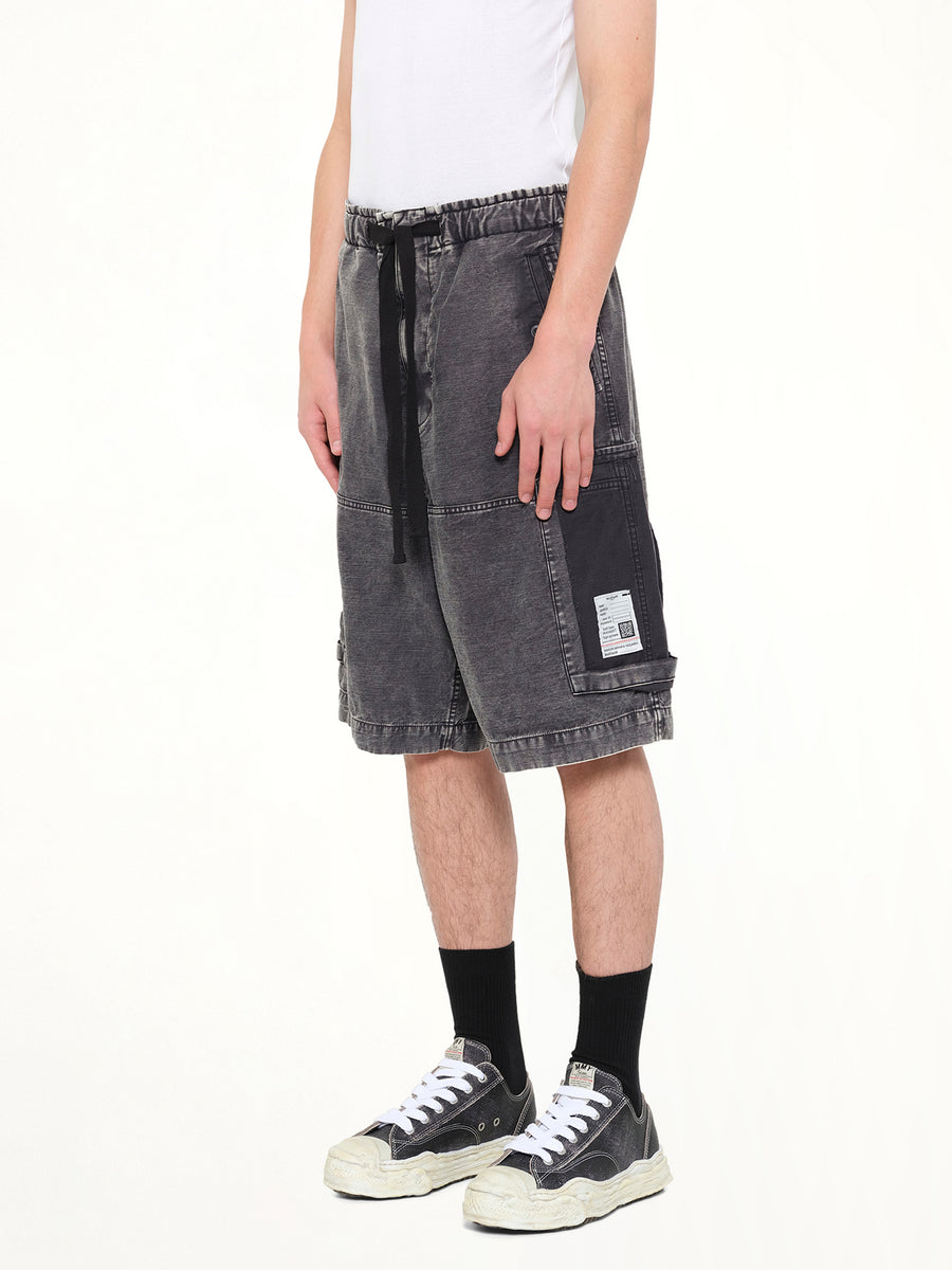 Damaged Cargo Short Pants in Black