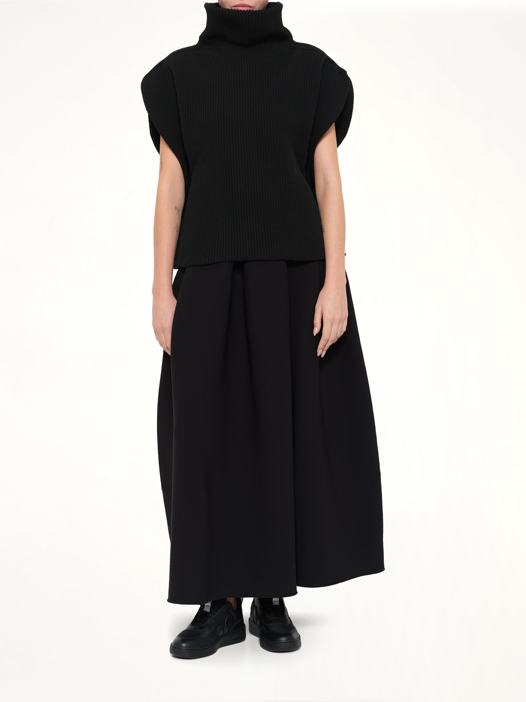 Low Gauge Crease Highneck Top in Black