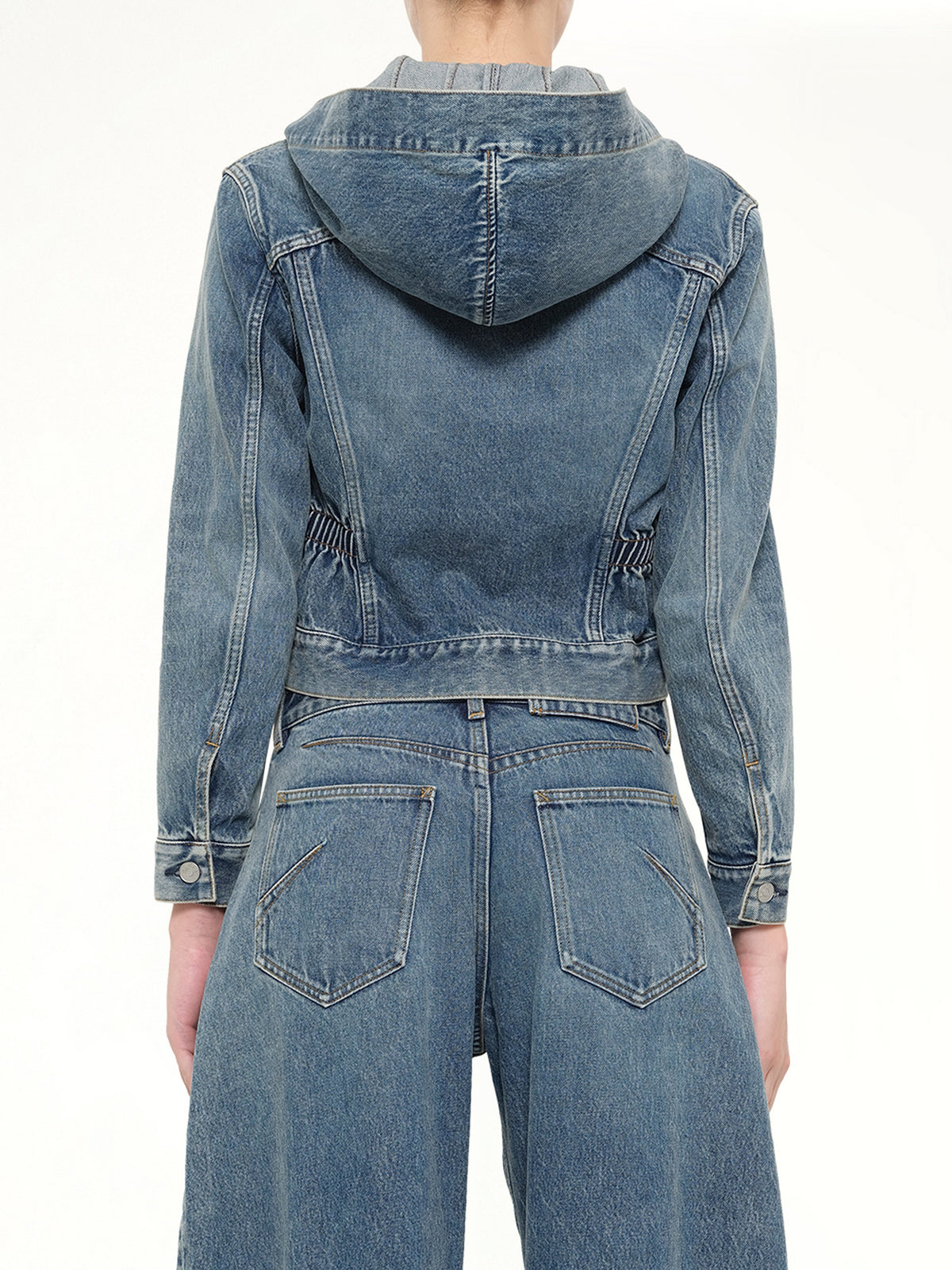 Trucker Denim Jacket in Handsand Wash