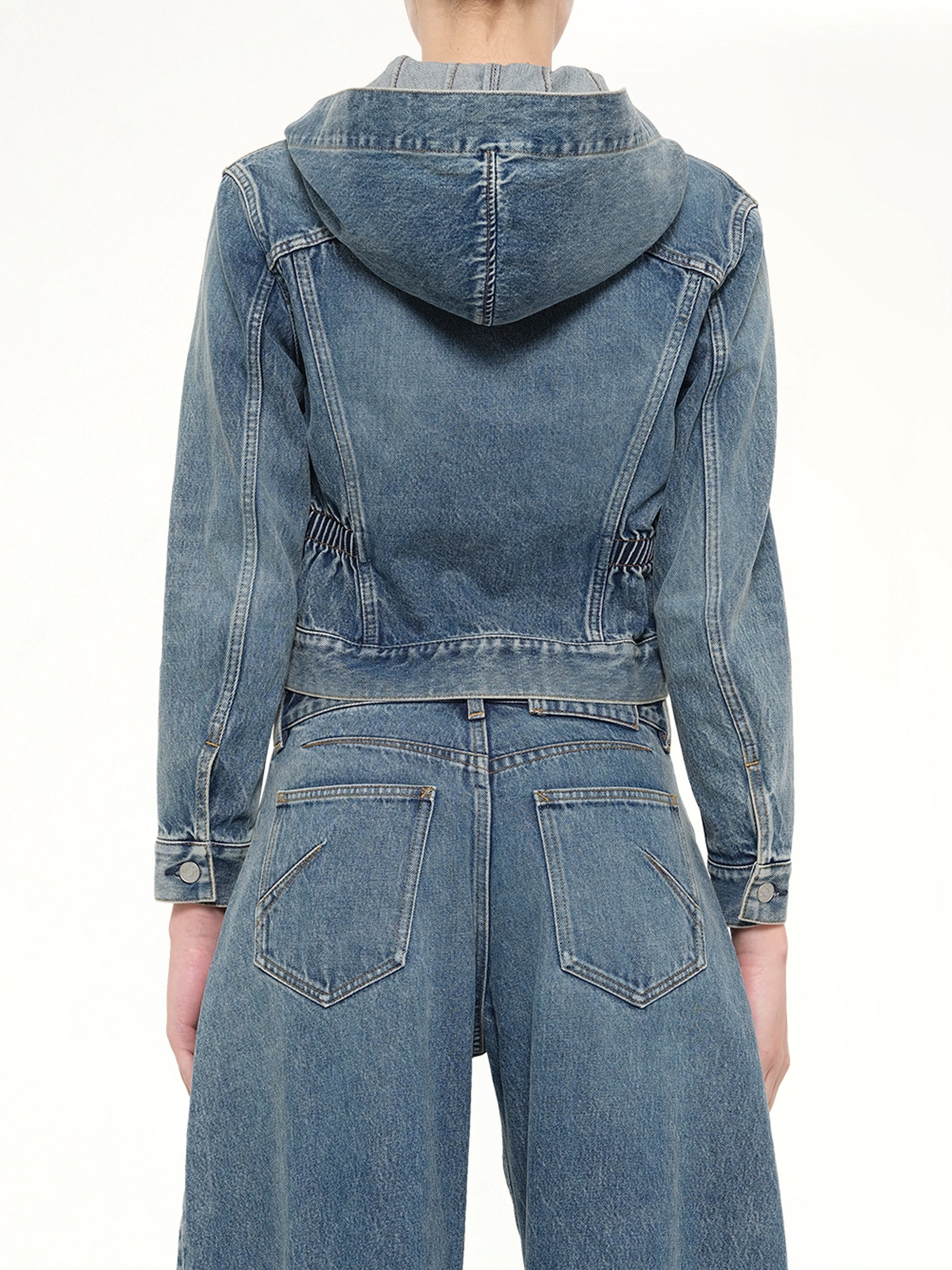 Trucker Denim Jacket in Handsand Wash