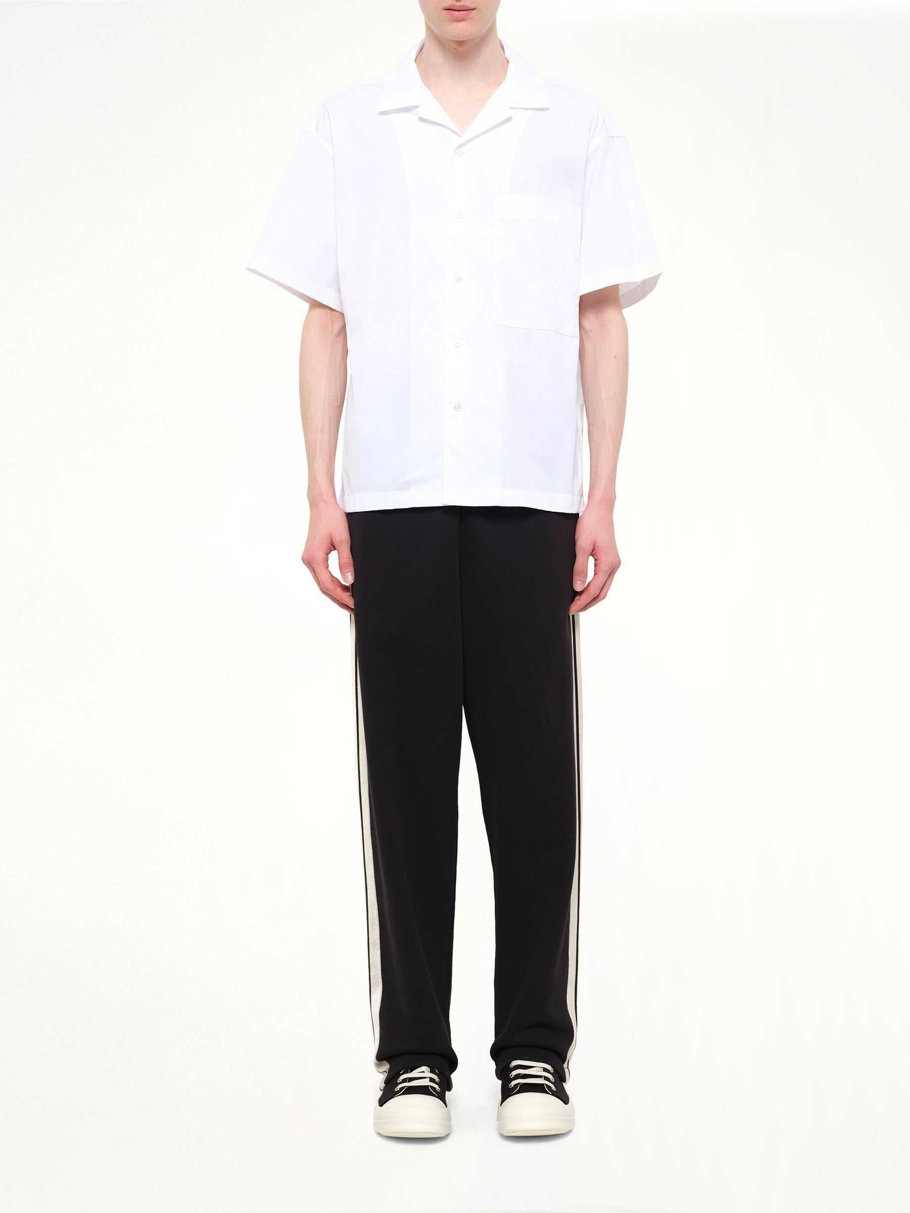 B Curved Logo Bowling Shirt in Off White/Black