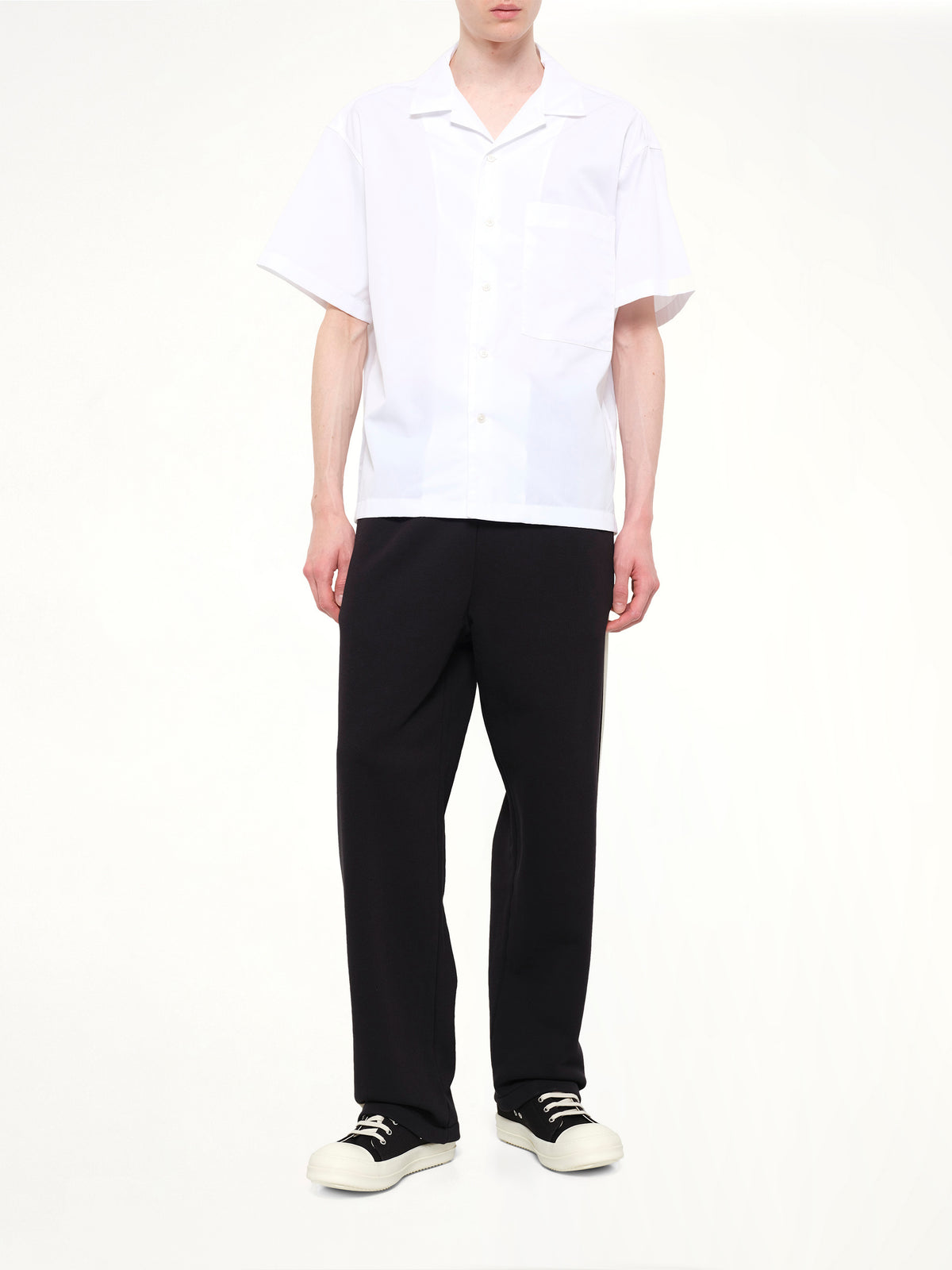 B Curved Logo Bowling Shirt in Off White/Black