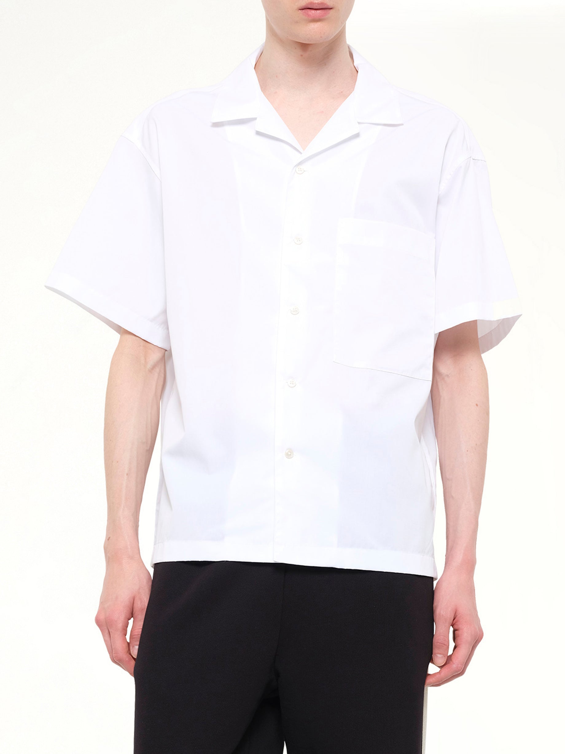 B Curved Logo Bowling Shirt in Off White/Black