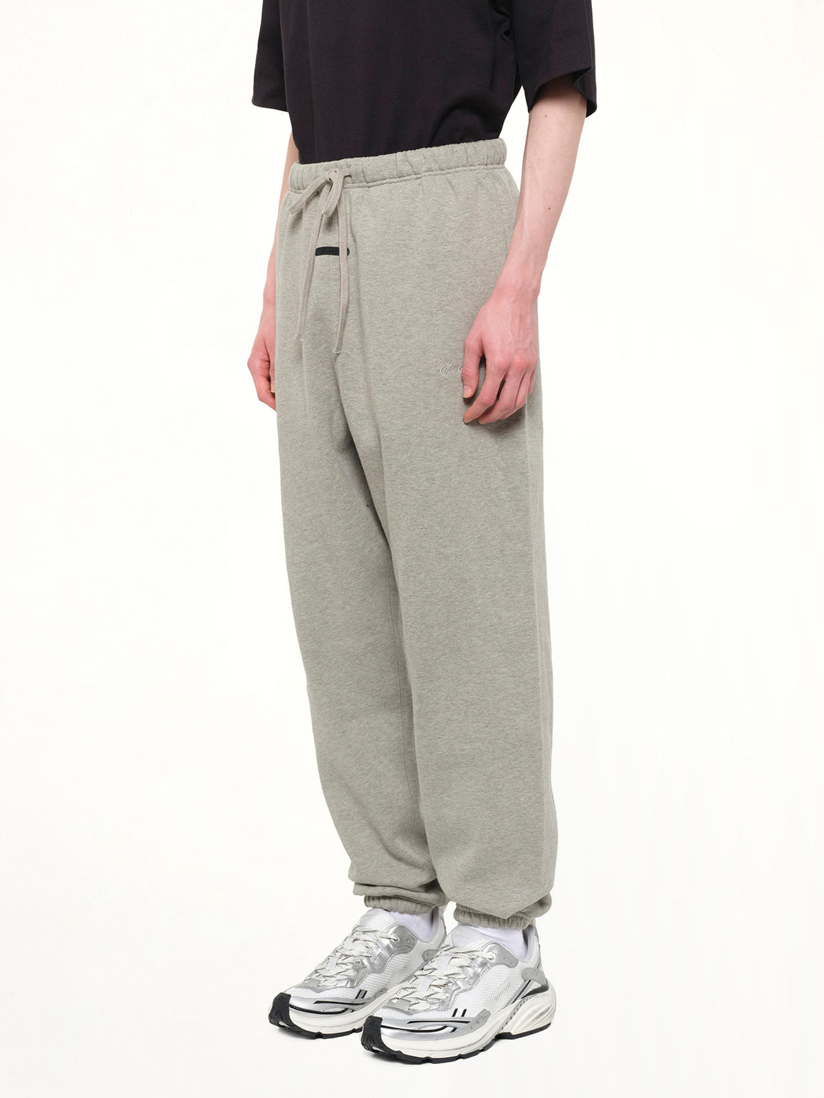 Signature Classic Sweatpant in Concrete Heather