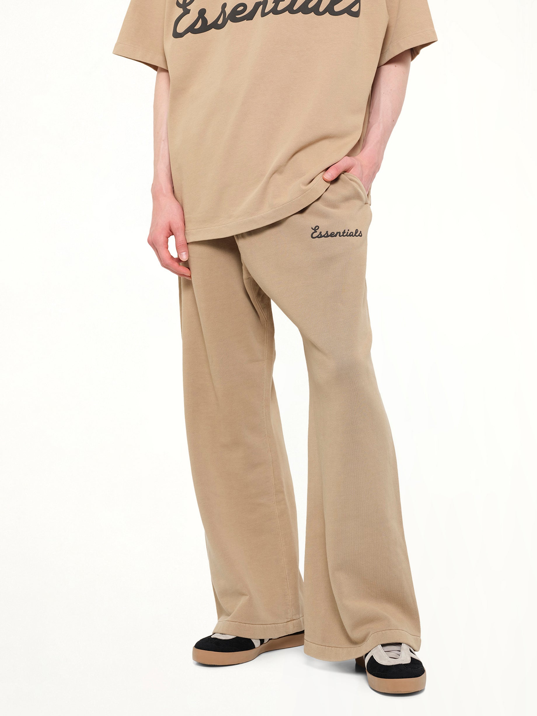 Training Classic Fit Flare Sweatpant in Faded Dune