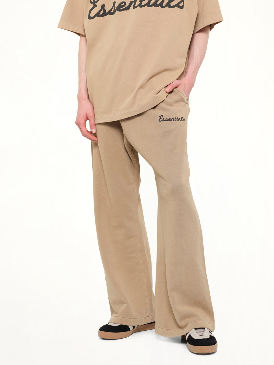Training Classic Fit Flare Sweatpant in Faded Dune
