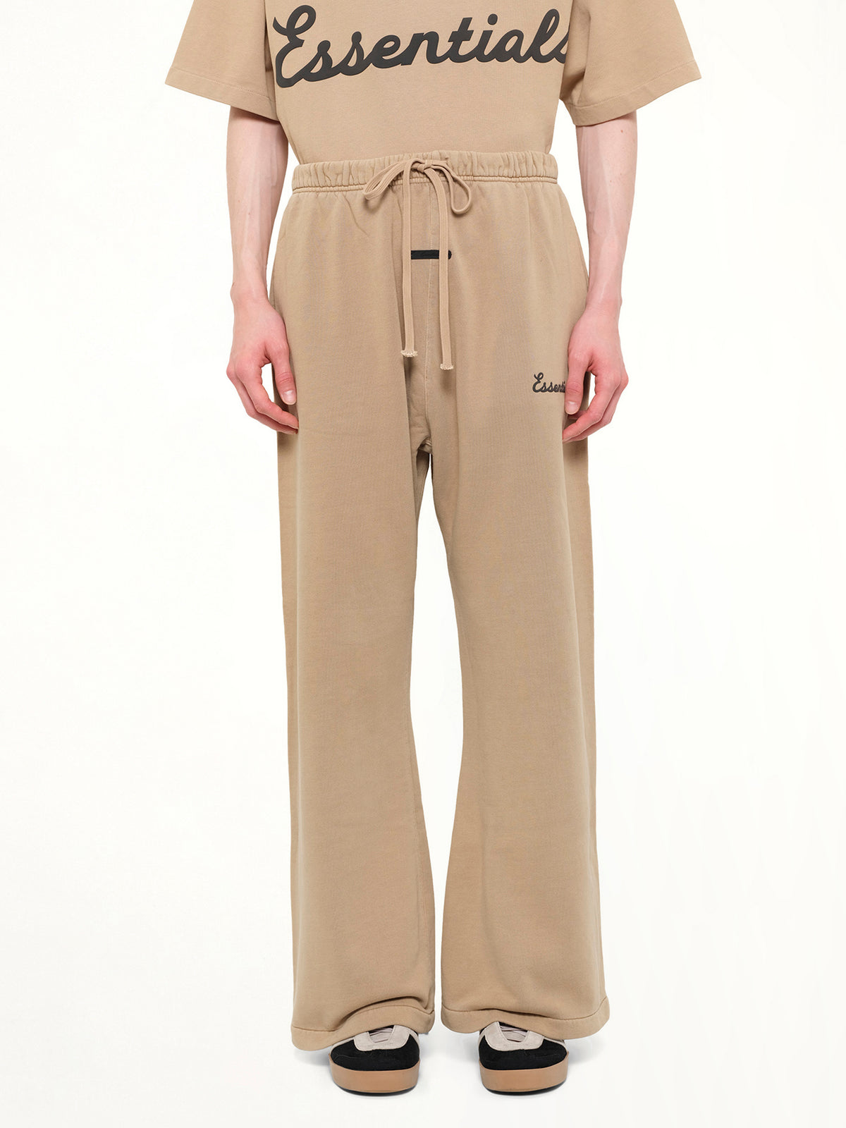 Training Classic Fit Flare Sweatpant in Faded Dune