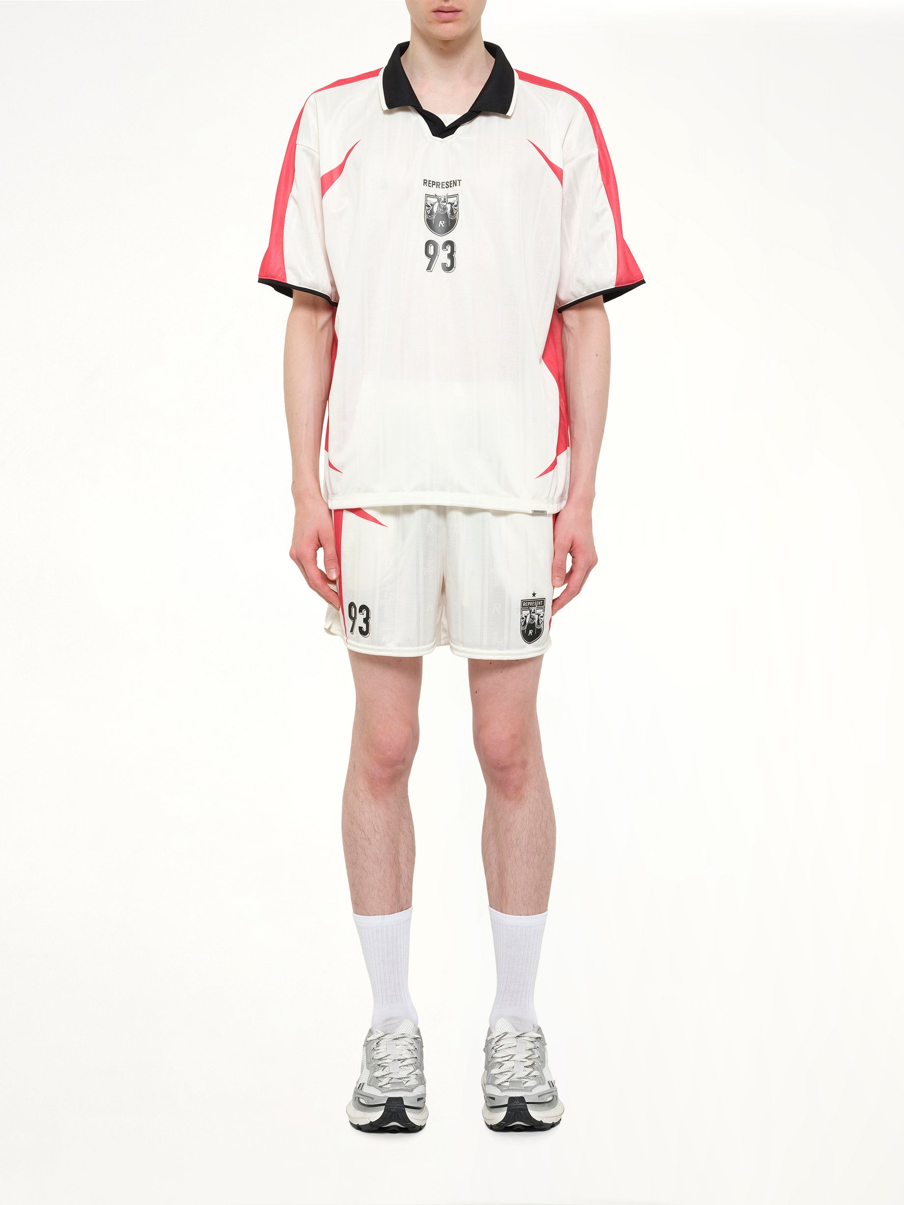 Spike Football Top in Flatt White
